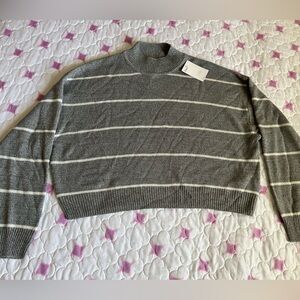 NWT Divided by H&M Light Gray White Striped Knit Cropped Sweater Women’s Size M
